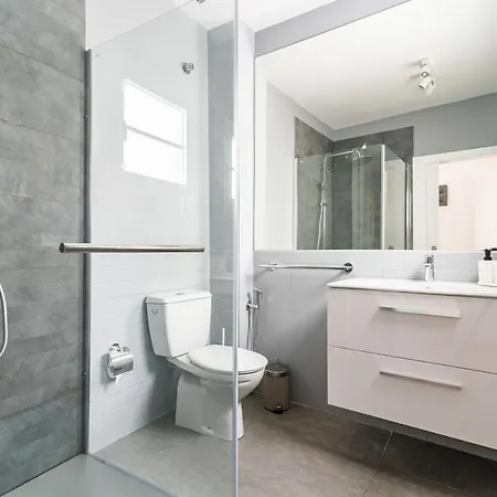 Home2book Charming Beachside Retreat Canteras Апартаменти